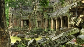 Angkor Archaeological Park is a wonderful place to deepen our meditation and qigong practice. 