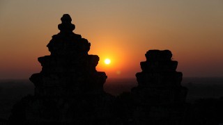 Sunset at Ankgor Wat is a highlight on the Cambodia spiritual tour. 